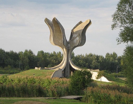 tl_files/ug_jadovno/img/stratista/2015/Spomenik_logor_Jasenovac.jpg
