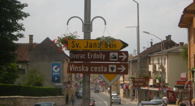 jaska_raskrsce_tabla.jpg jaska_raskrsce_tabla.jpg