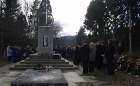tl_files/ug_jadovno/img/stratista/ostala_stratista/papuk-spomenik.jpg