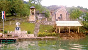 tl_files/ug_jadovno/img/stratista/stari-brod.jpg