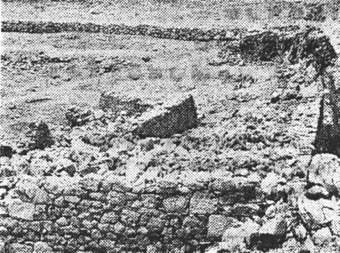 Nedovrsena kamena zidanica u Slani